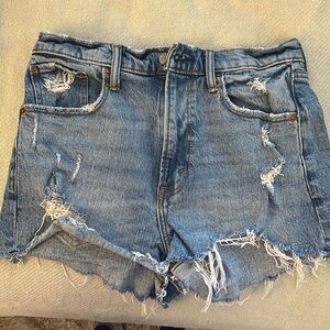 Abercrombie and Fitch The Mom Short High Rise